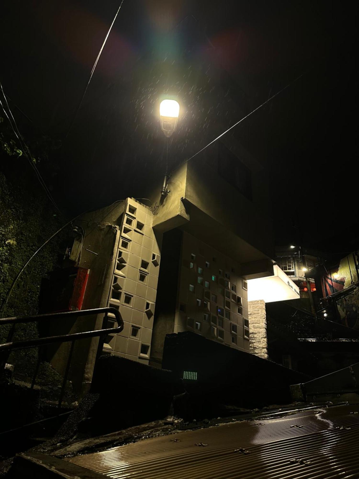 雲在山房 Apartment Джиуфен Екстериор снимка